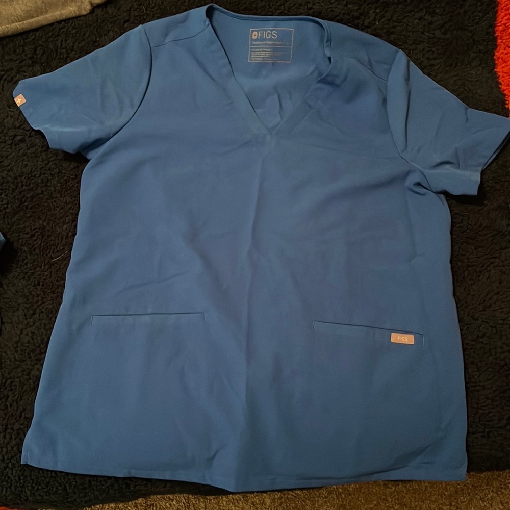 Figs Womens large top and bottom, gently used
